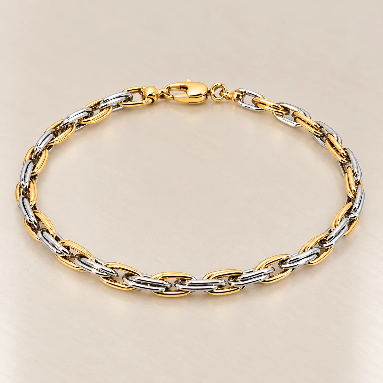 Monzario
Armband Monzario
Armband