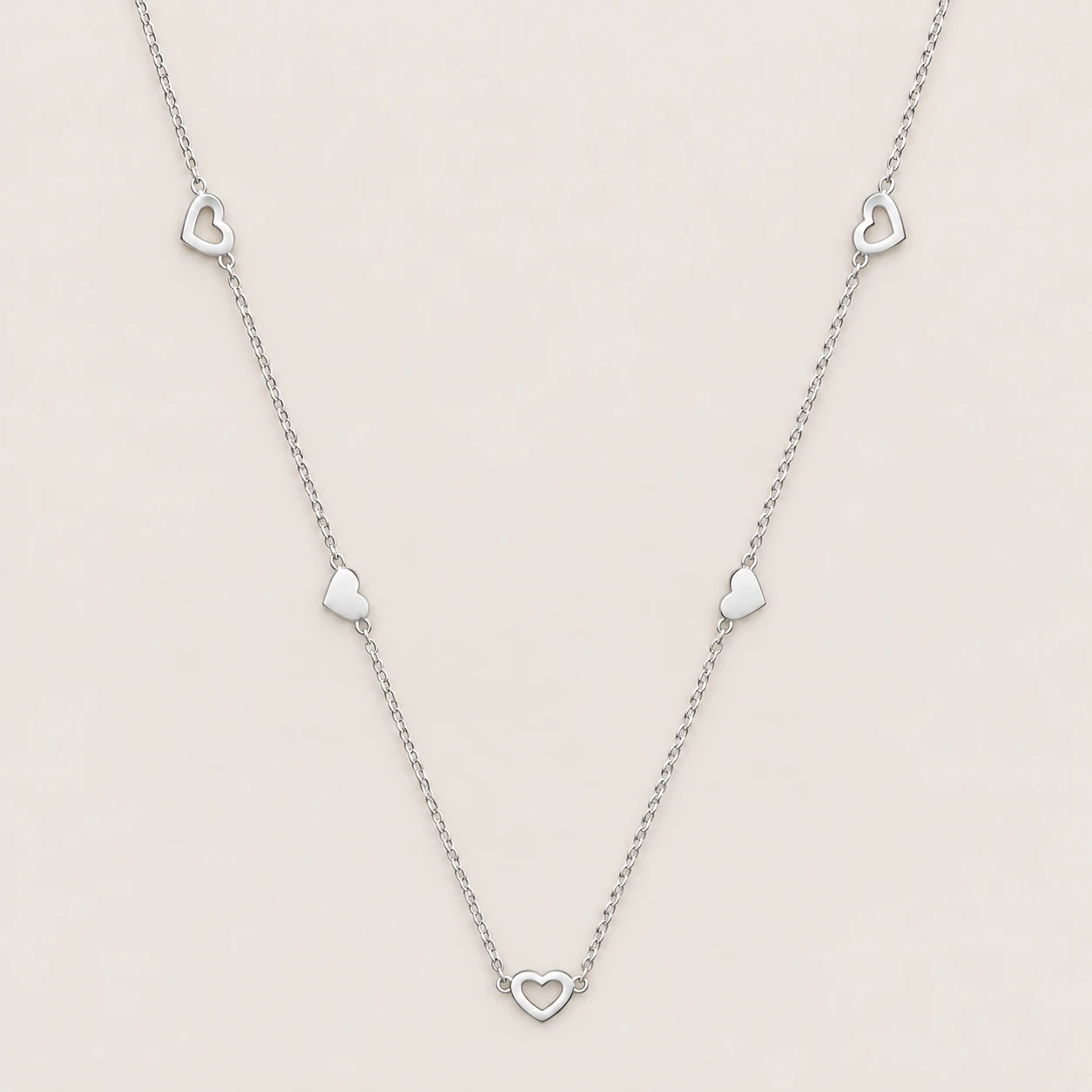 Monzario
Collier Monzario
Collier