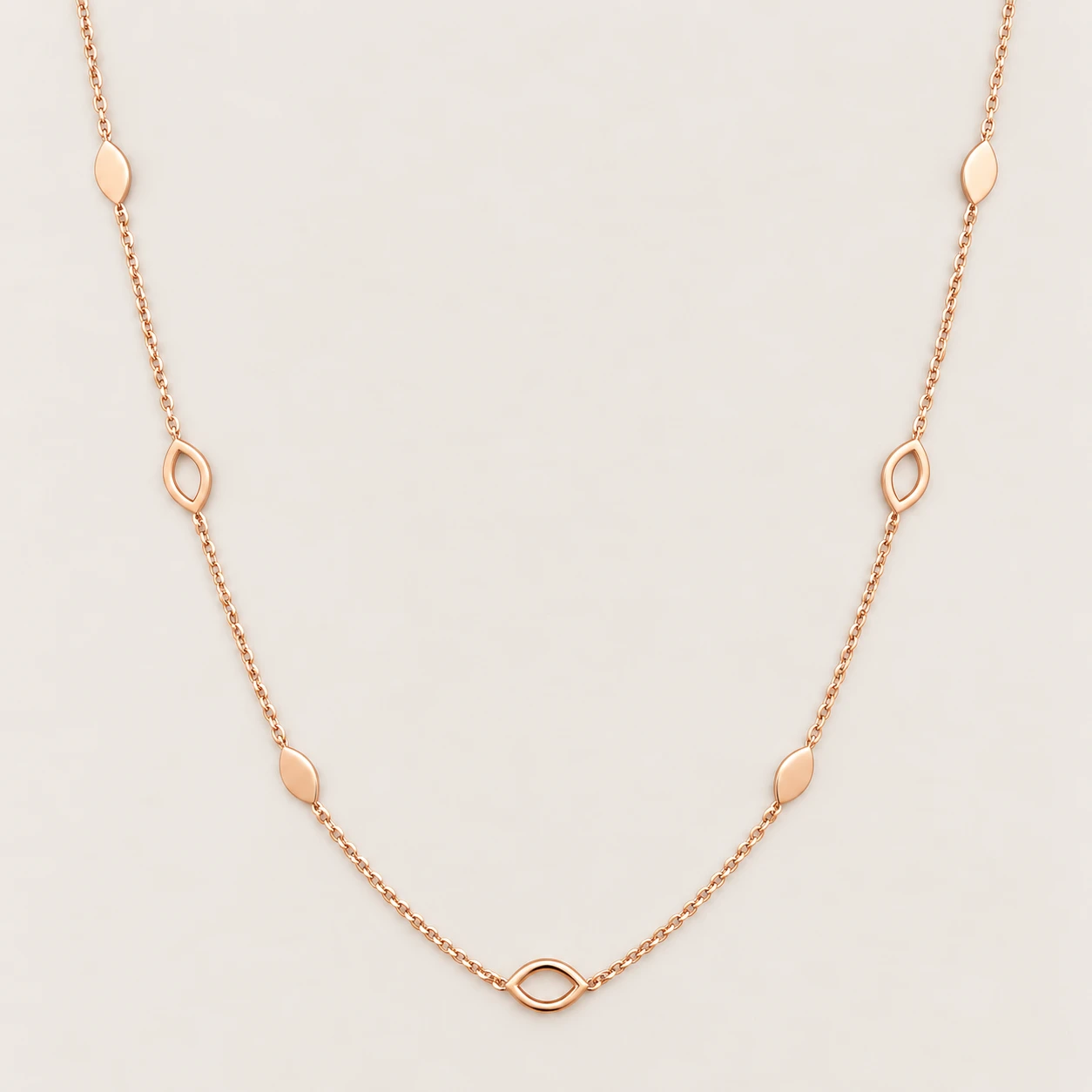 Monzario
Collier Monzario
Collier